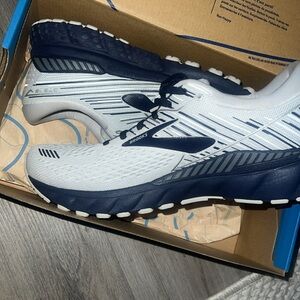 Brooks Adrenaline GTS 19 Cushion Mens Running Shoe